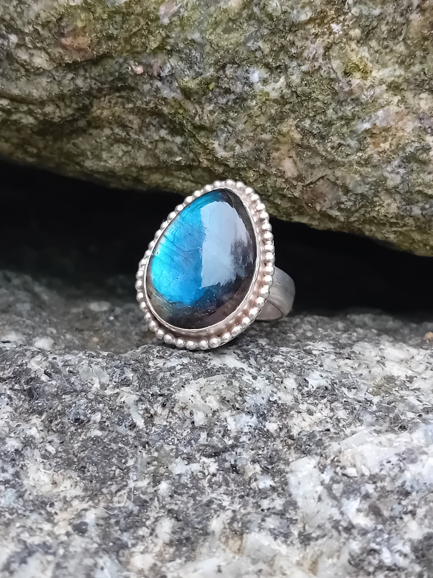 Bague Labradorite et fil perlé T51